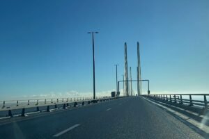 Over Peberholm towards the bridge